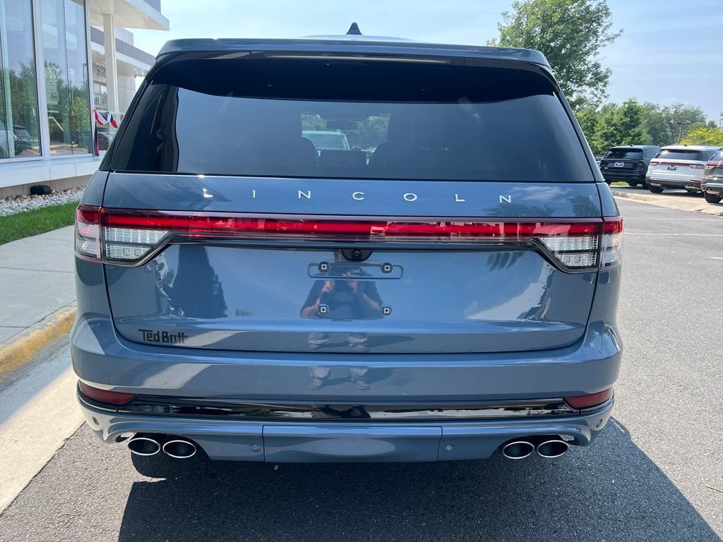 Used 2025 Lincoln Aviator Reserve w/ Jet Appearance Package AWD/4WD image 7