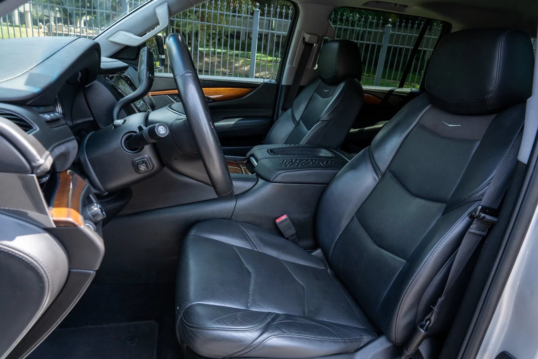 Used 2018 Cadillac Escalade ESV Luxury RWD image 11