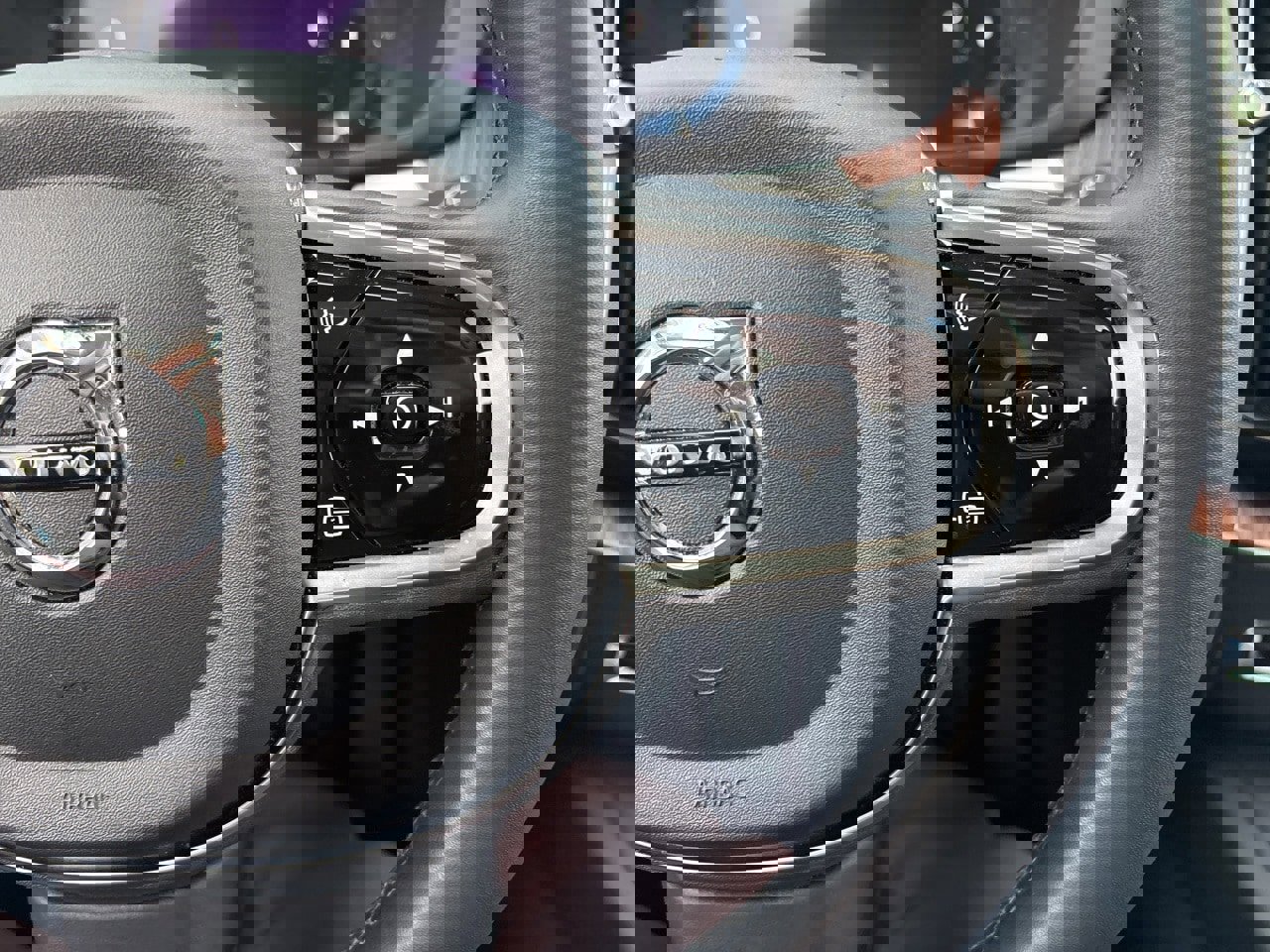 Certified 2024 Volvo XC60 B5 Plus w/ Protection Package Premier image 23