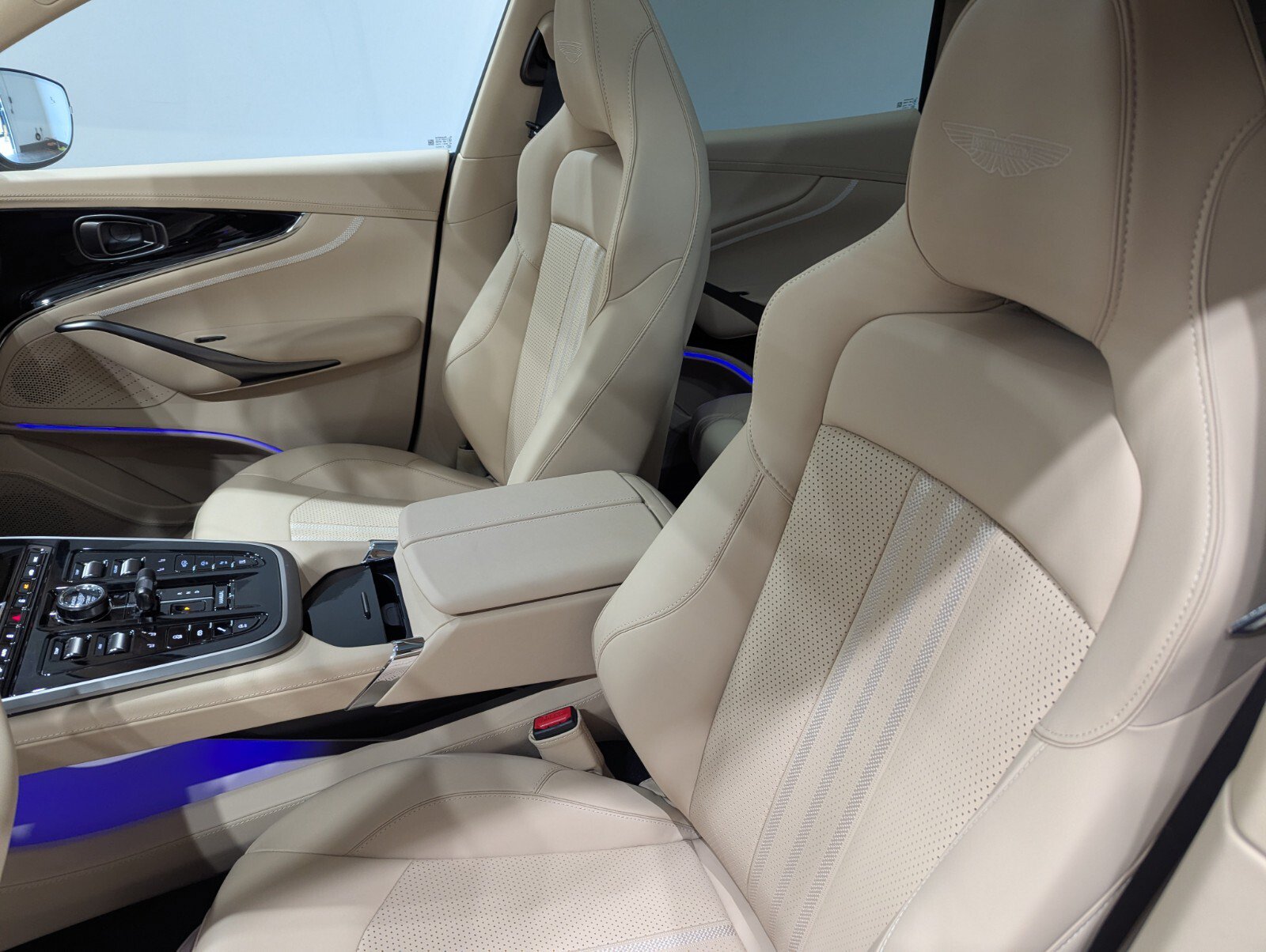 New 2026 Aston Martin DBX 707 AWD/4WD image 18