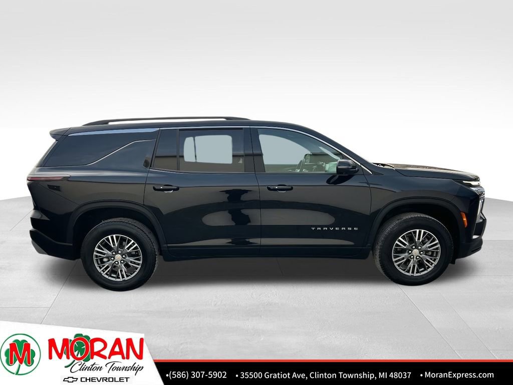 Used 2024 Chevrolet Traverse LT w/ Trailering Package image 7