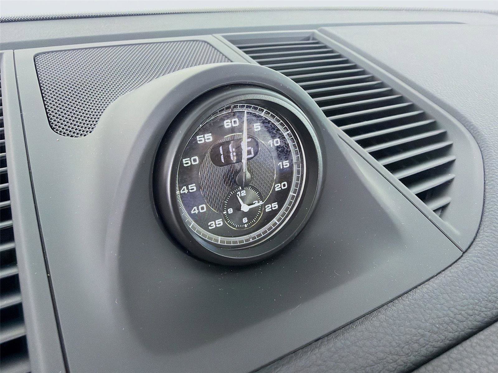 Certified 2025 Porsche Macan image 17