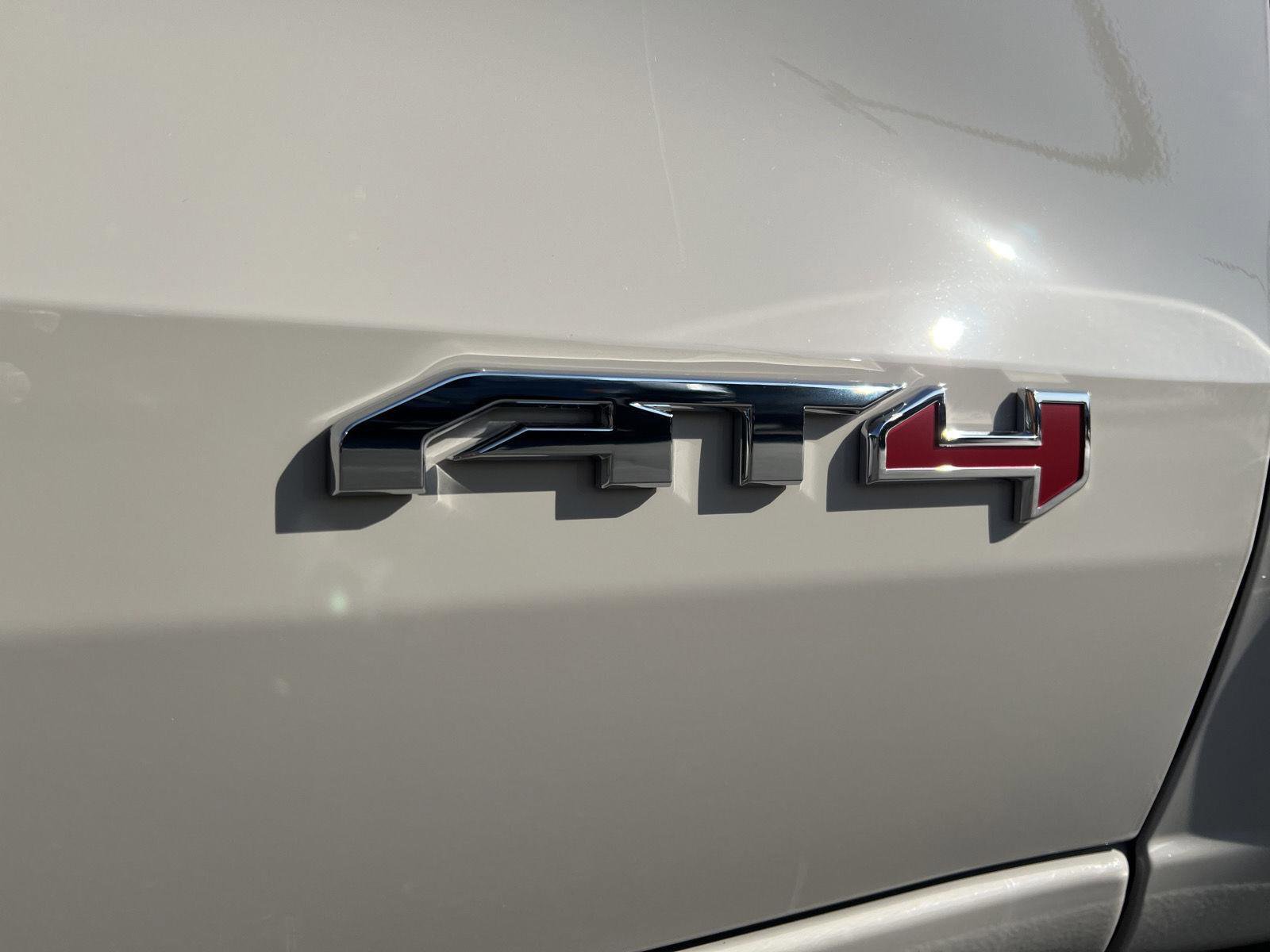 New 2026 GMC Canyon AT4 image 3