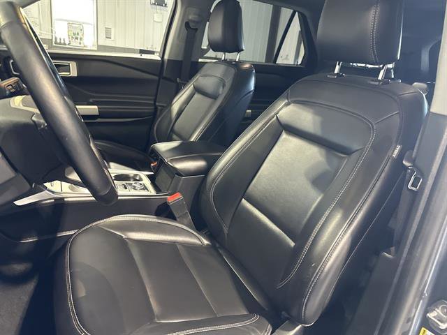 Used 2021 Ford Explorer XLT w/ Equipment Group 202A image 18