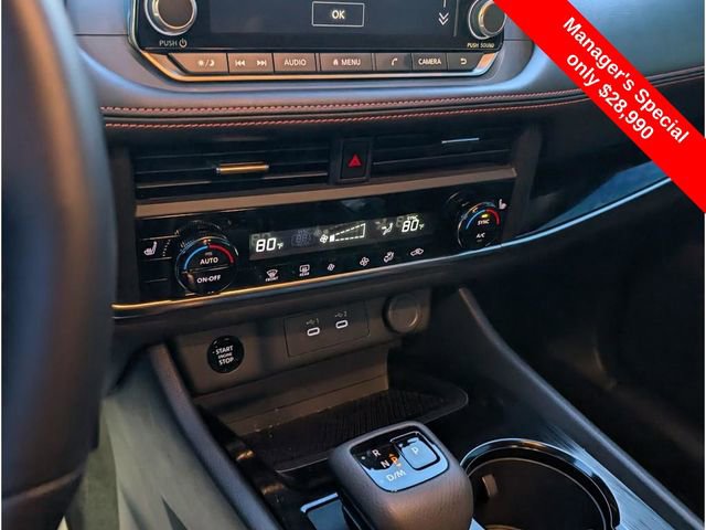 Certified 2025 Nissan Rogue SV image 22