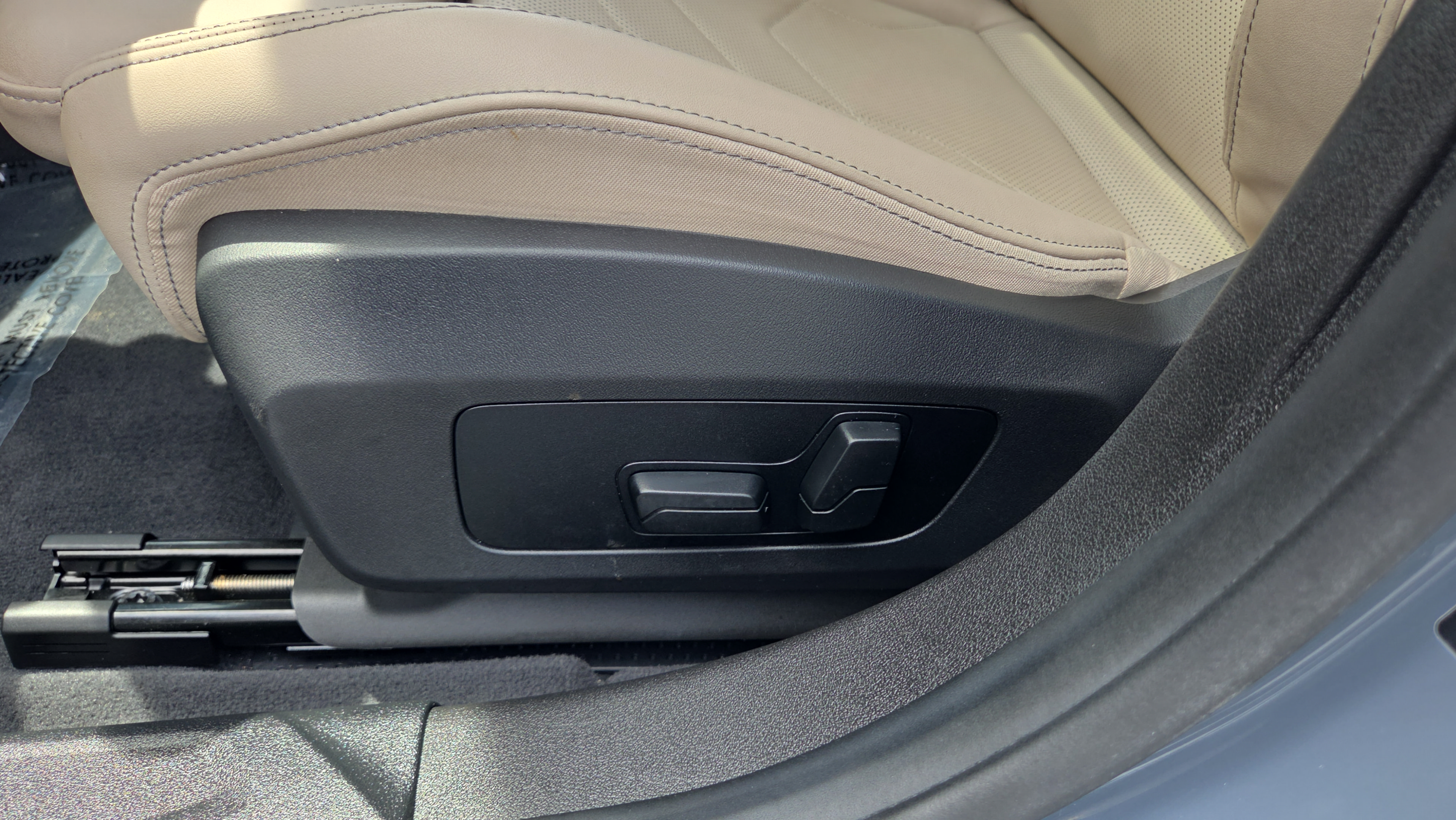 Certified 2025 BMW 228i xDrive w/ Premium Package AWD/4WD image 10