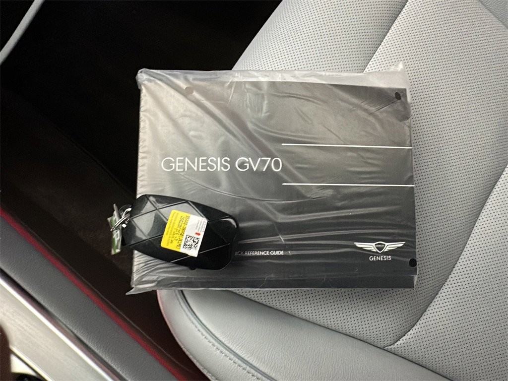 Certified 2026 Genesis GV70 2.5T Advanced image 27
