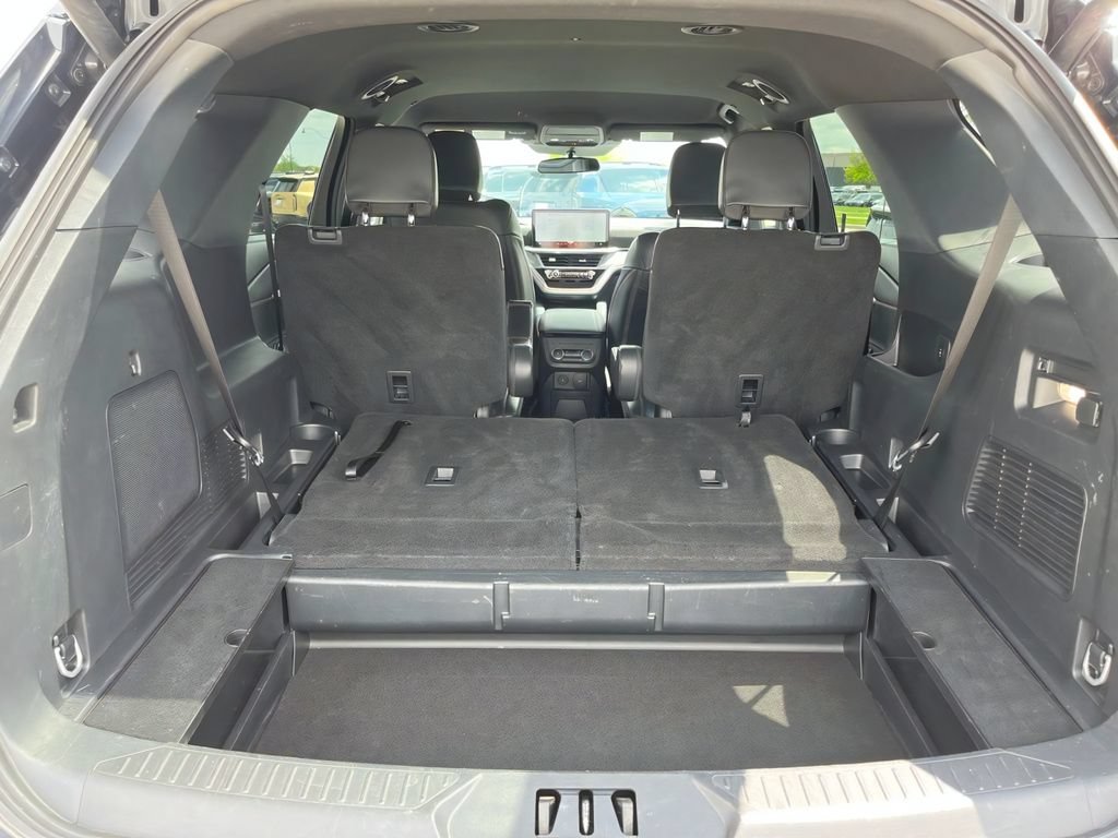 Used 2025 Ford Explorer ST-Line AWD/4WD image 27