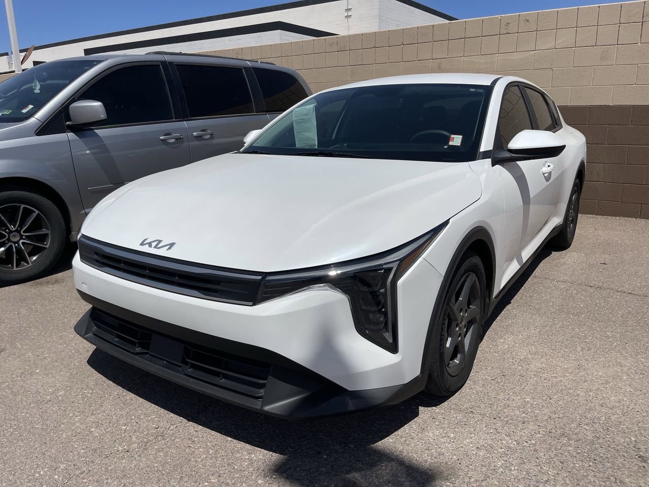 Certified 2025 Kia K4 FWD image 3