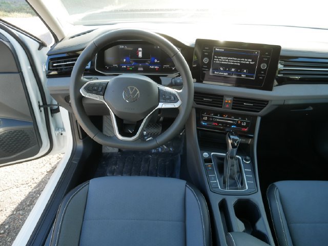 New 2026 Volkswagen Jetta SE FWD image 9