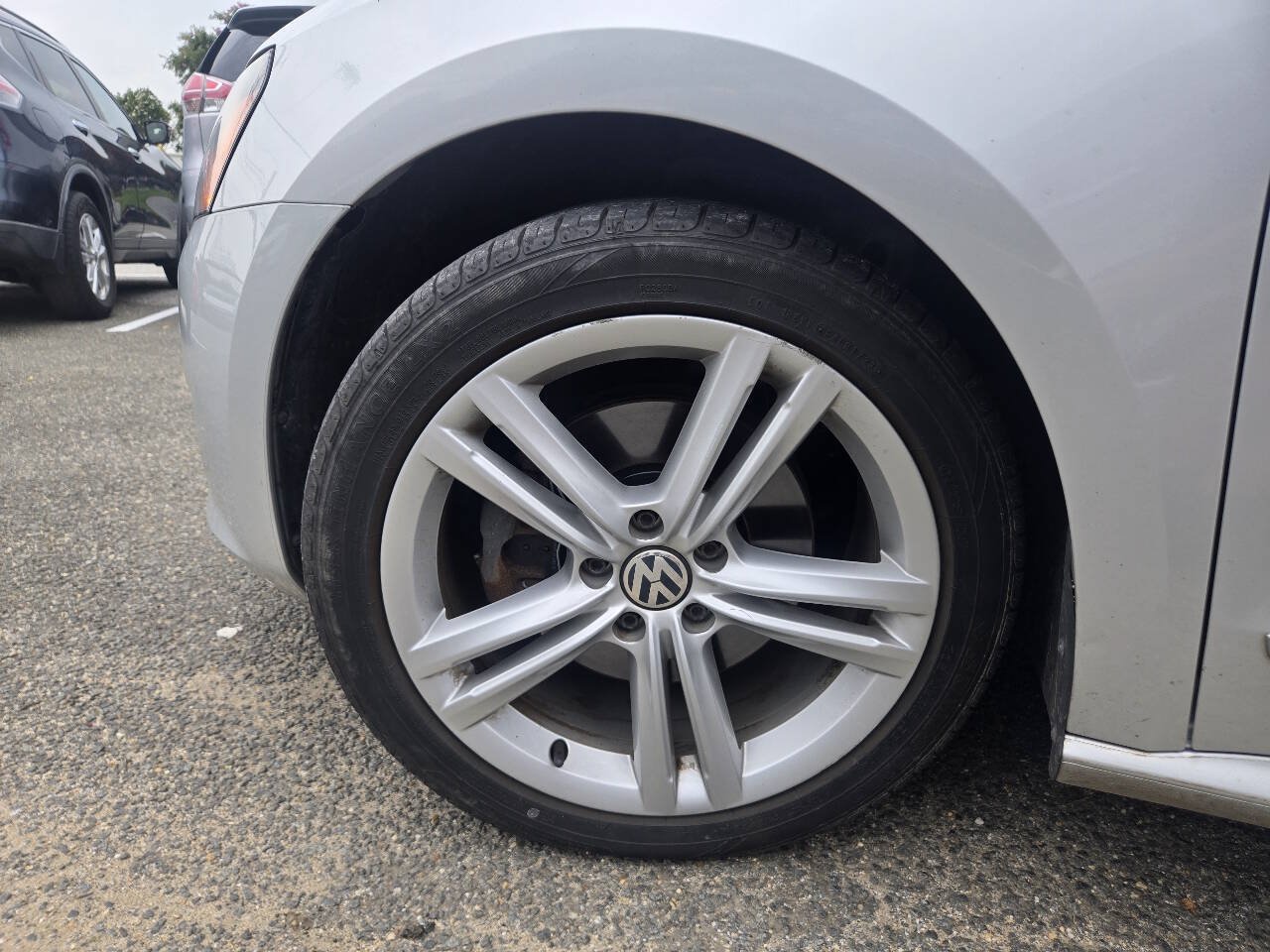 Used 2014 Volkswagen Passat TDI SEL Premium FWD image 13
