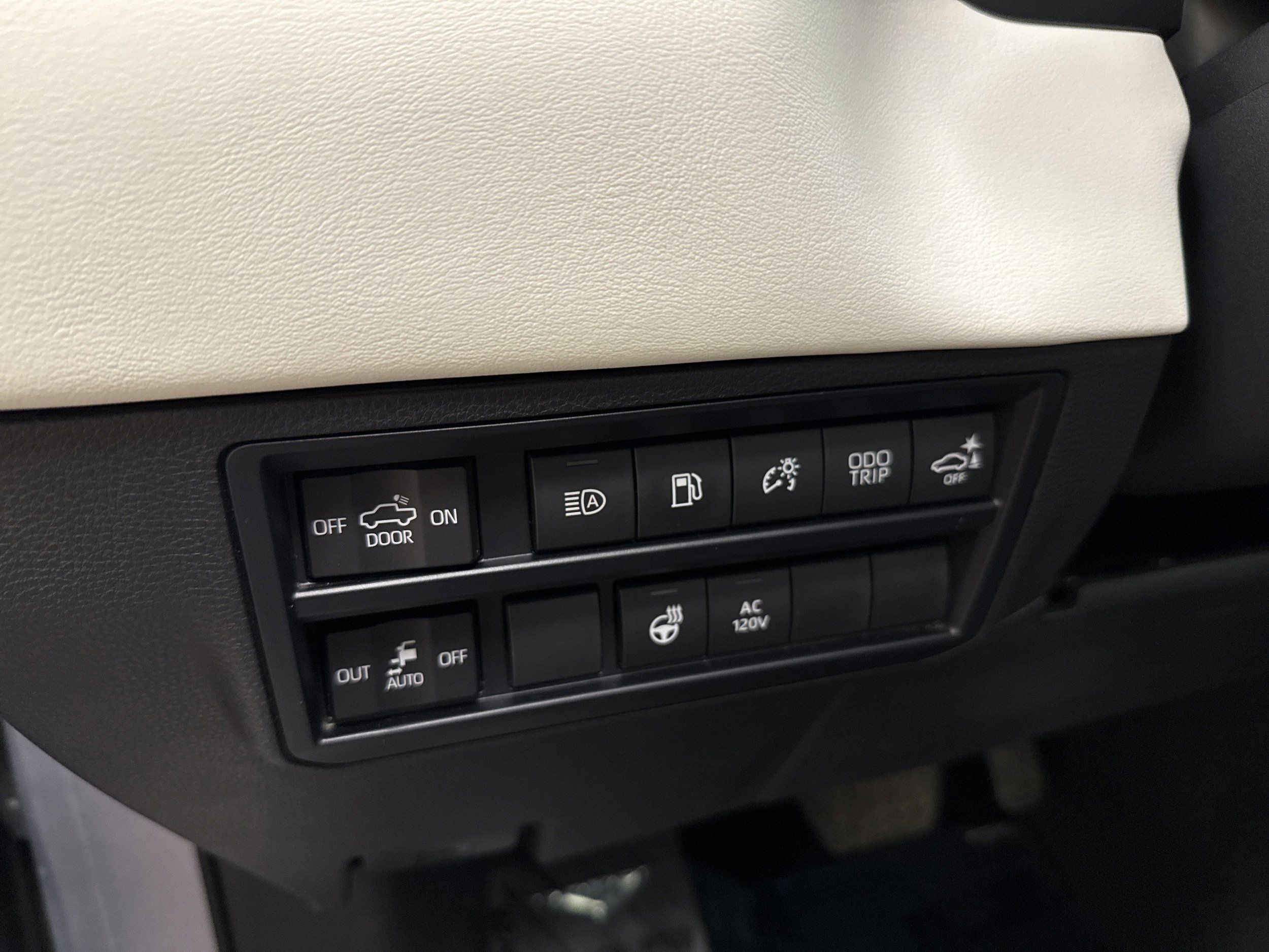 Used 2023 Toyota Tundra Capstone AWD/4WD image 33