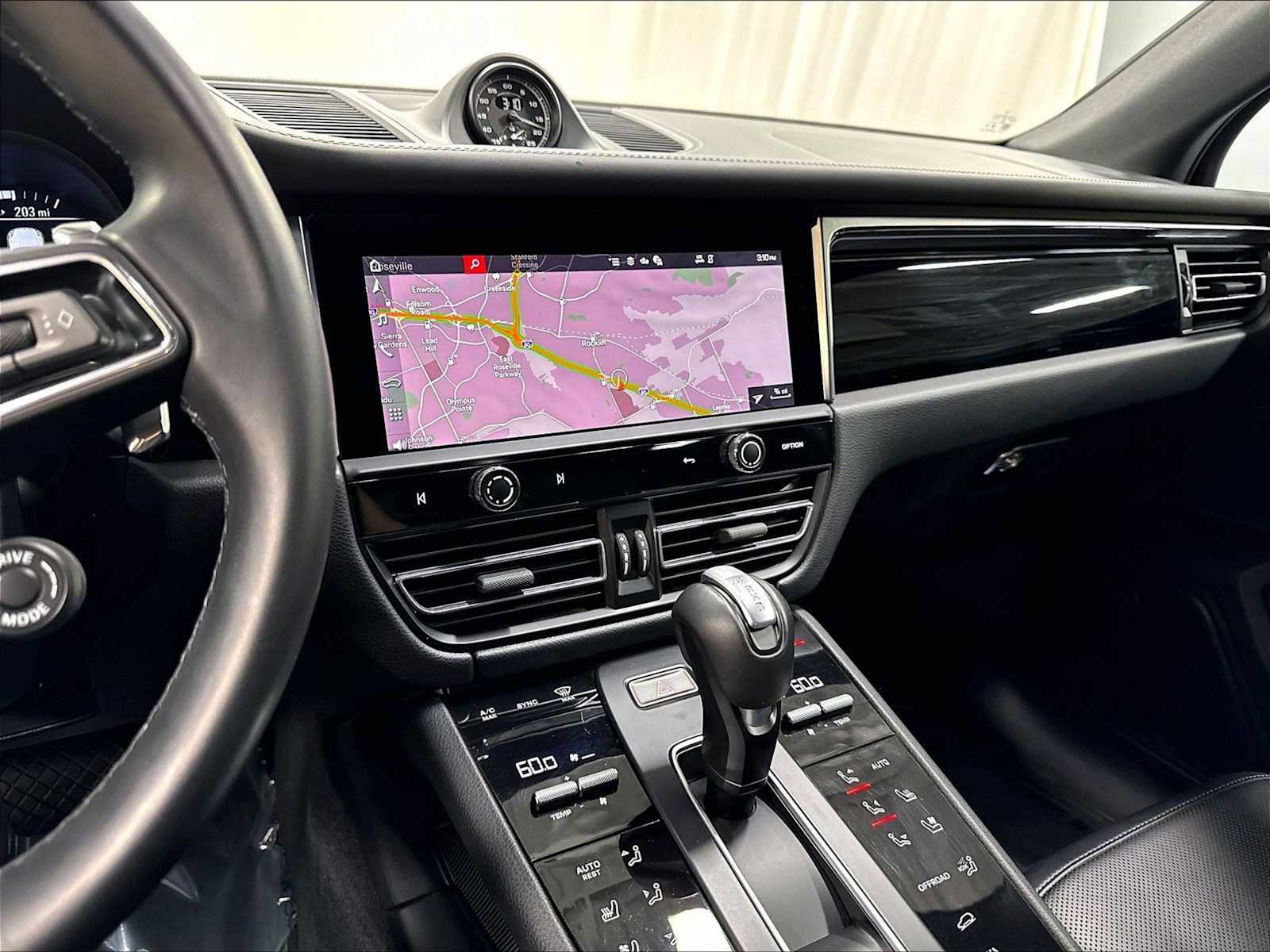 Used 2026 Porsche Macan AWD/4WD image 19