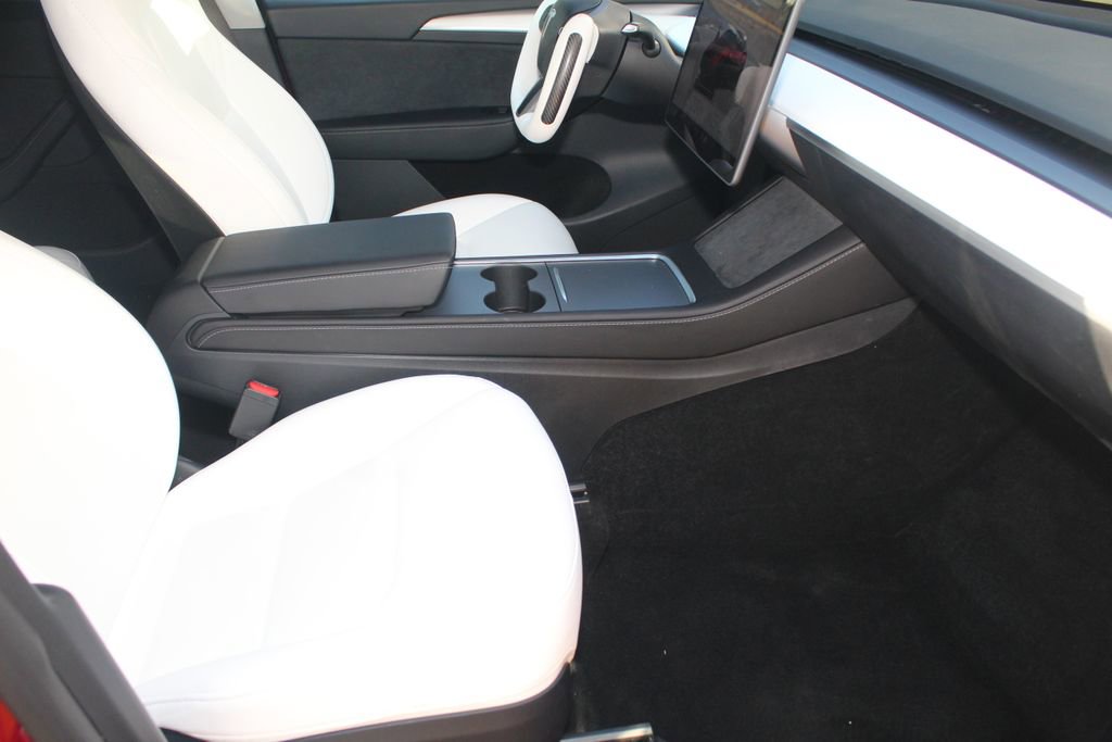 Used 2025 Tesla Model Y Performance AWD/4WD image 3