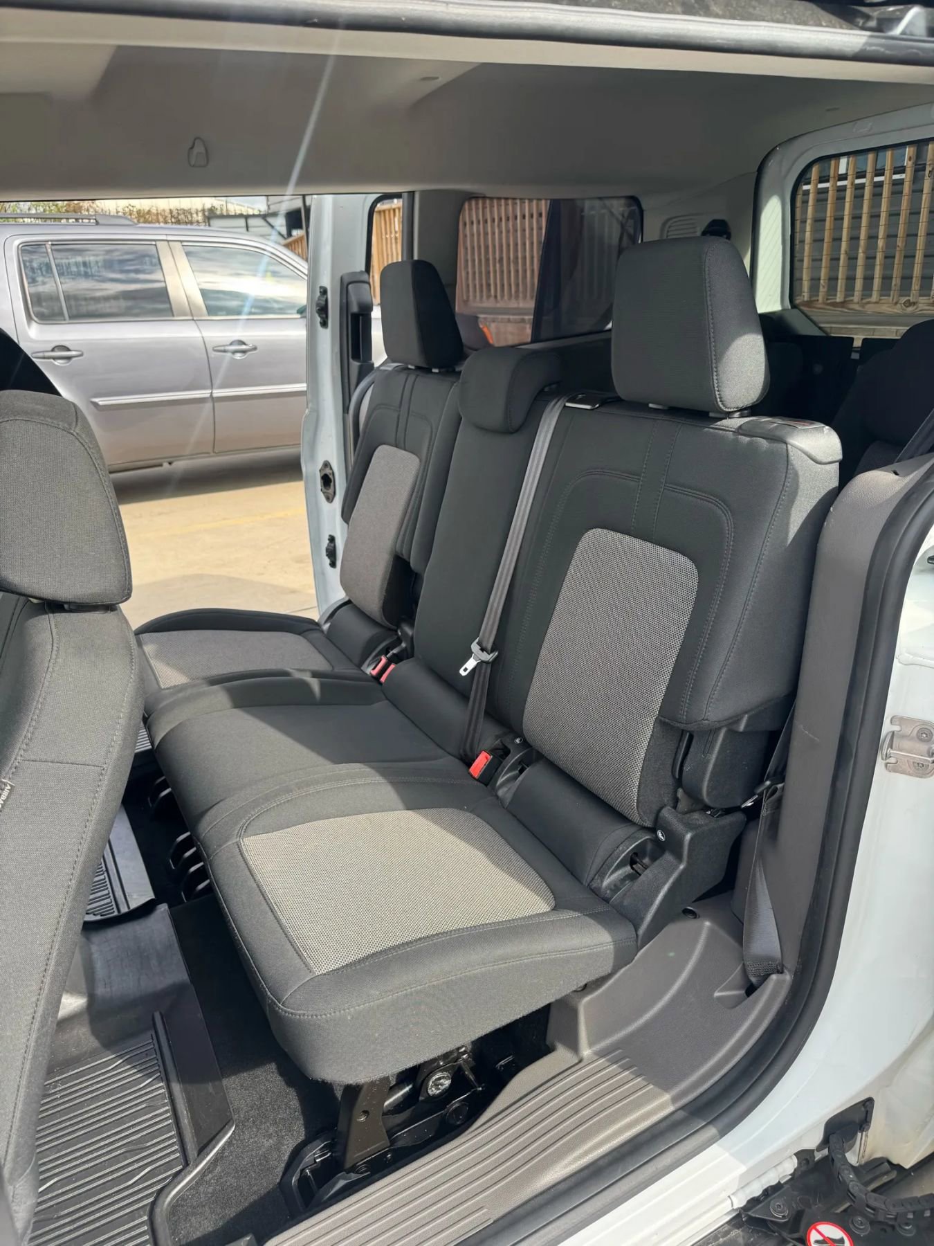 Used 2020 Ford Transit Connect XL image 28