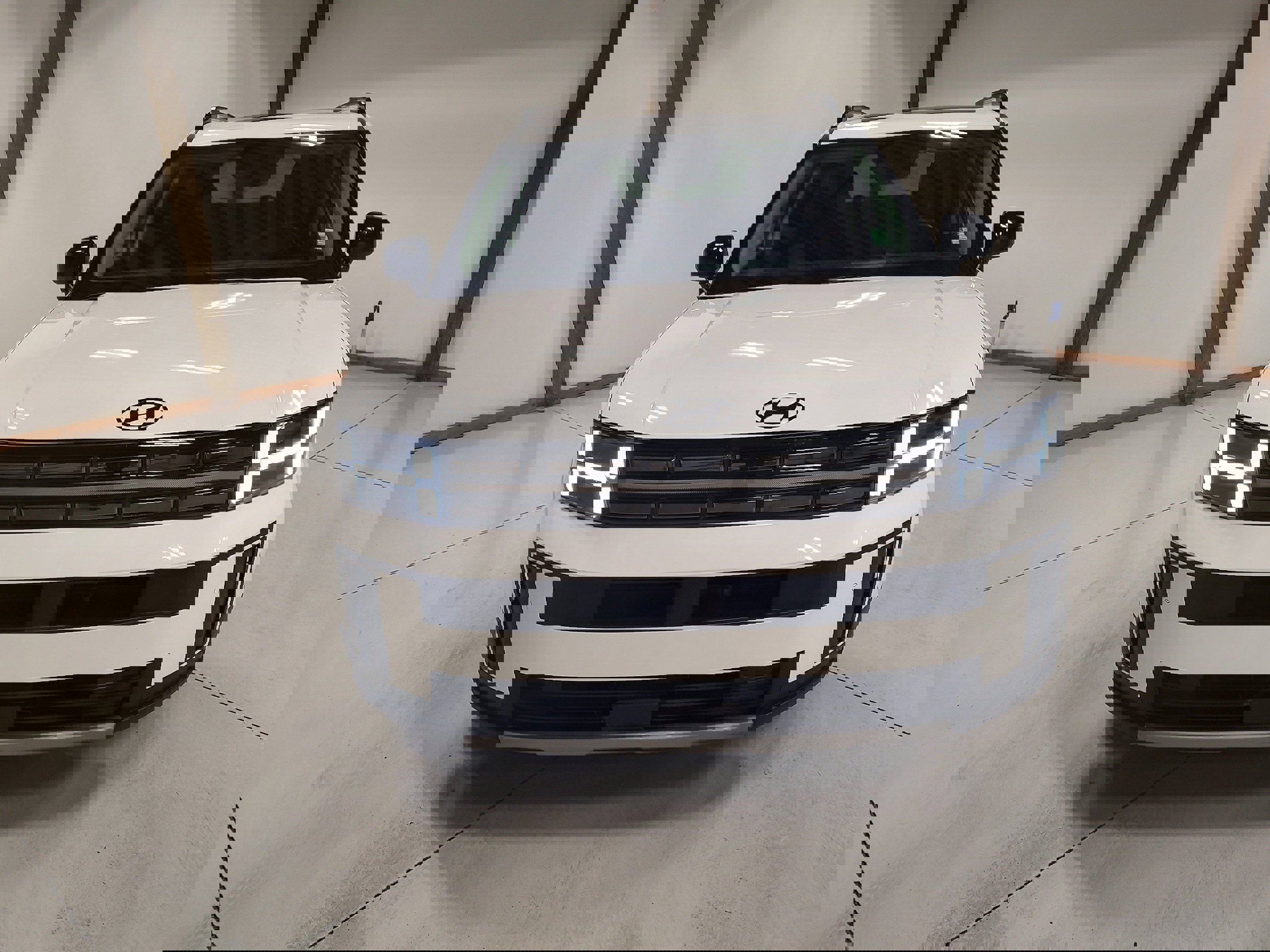 Used 2024 Hyundai Santa Fe XRT image 3