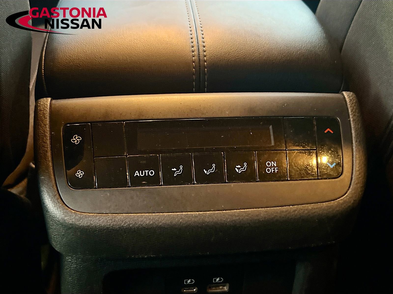 Used 2024 Nissan Pathfinder SV image 33