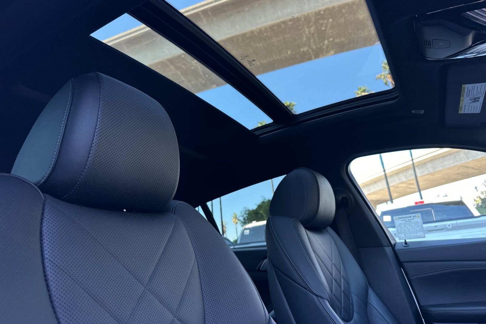 Used 2023 BMW X6 xDrive40i w/ Premium Package image 16