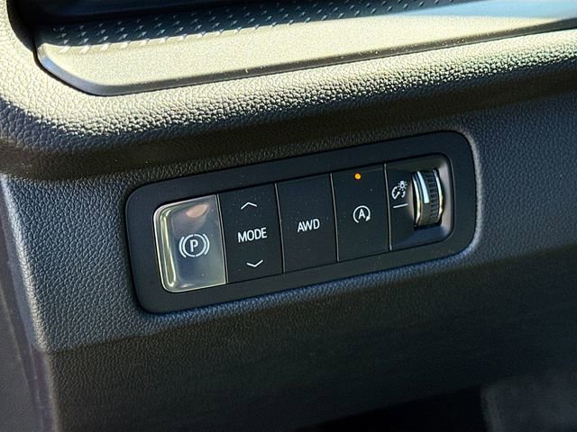 New 2026 Chevrolet Traverse LT w/ Midnight/Sport Edition image 11