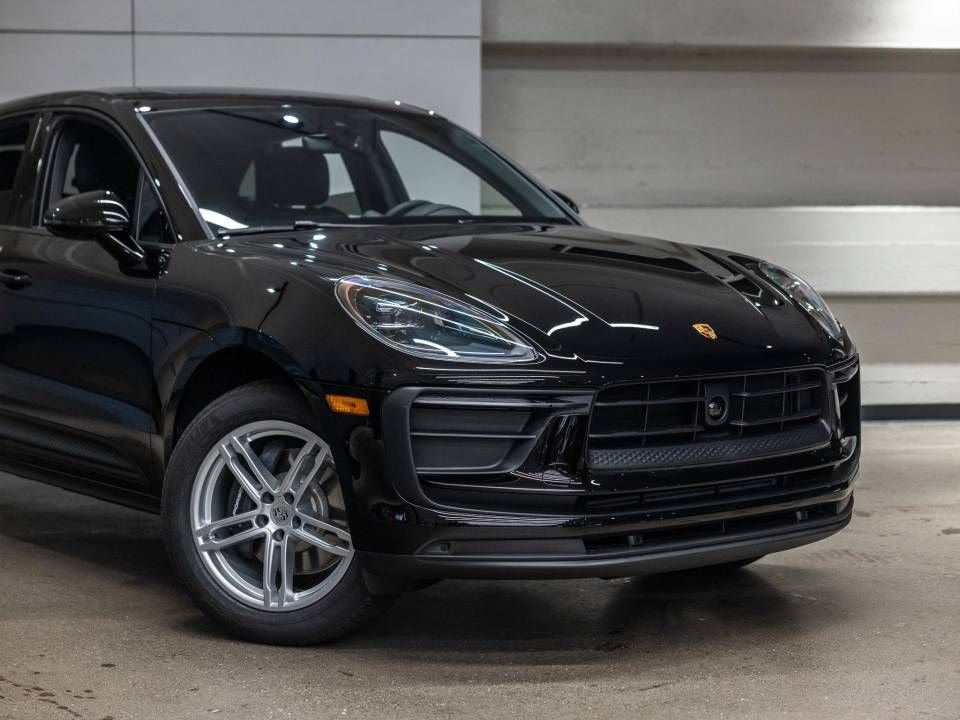Certified 2026 Porsche Macan AWD/4WD image 13