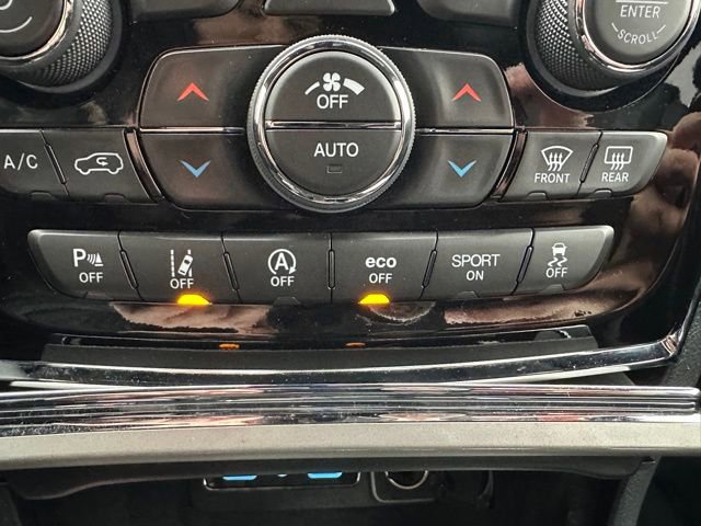 Used 2020 Jeep Grand Cherokee Altitude image 19