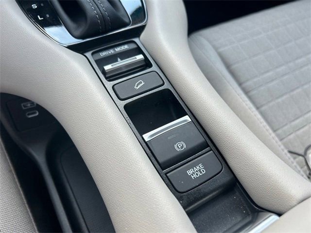 Used 2025 Honda HR-V LX image 18