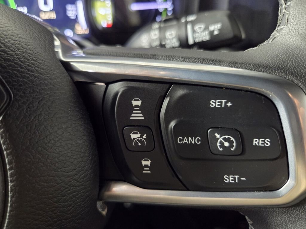 Certified 2025 Jeep Wrangler Sahara w/ Safety Group image 19