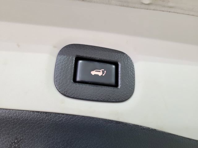 Used 2016 Nissan Rogue SV image 39