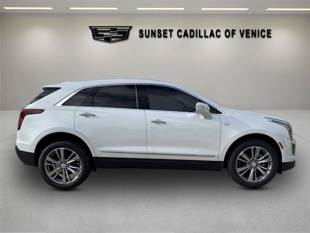 New 2025 Cadillac XT5 Premium Luxury image 2