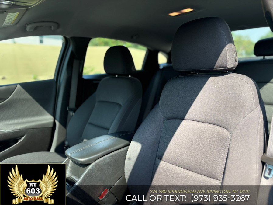 Used 2025 Chevrolet Malibu LT FWD image 17