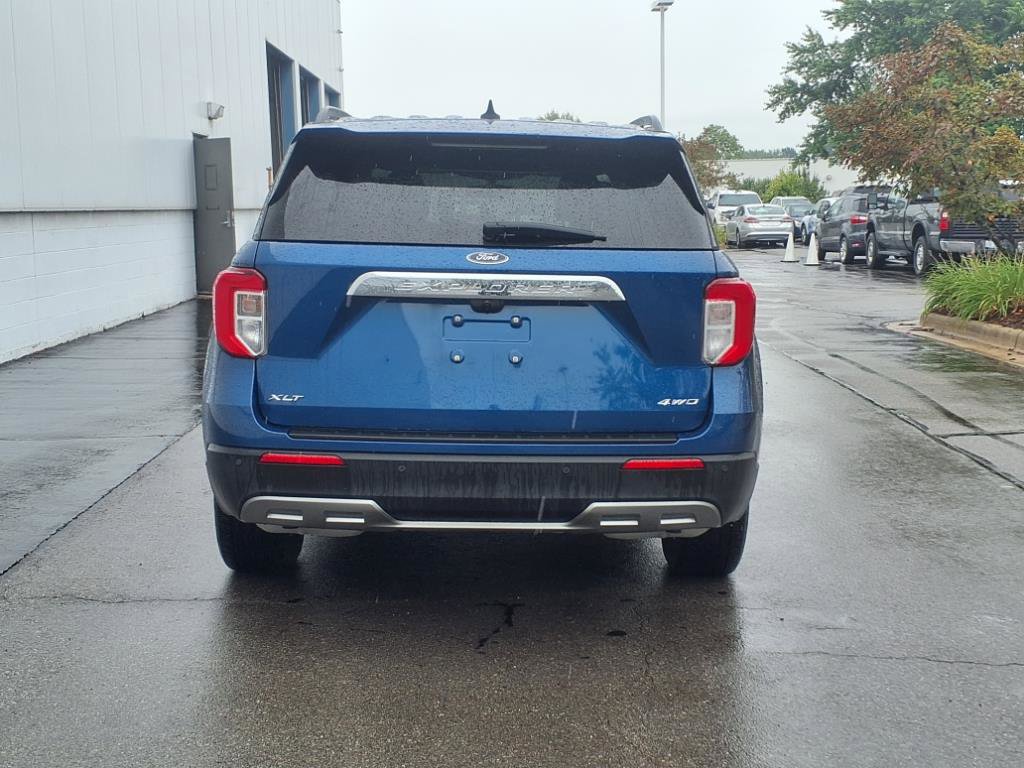 Certified 2022 Ford Explorer XLT w/ Equipment Group 202A image 5