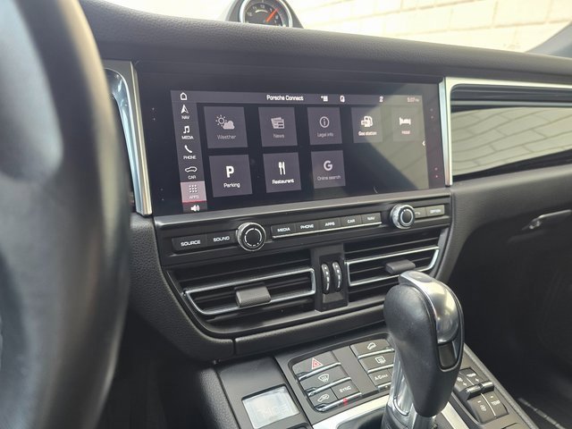 Used 2021 Porsche Macan image 26