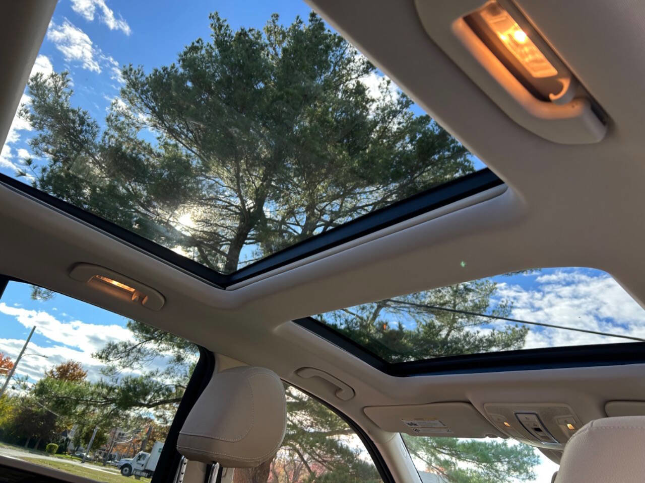 Used 2016 Mercedes-Benz GLE 350 4MATIC w/ Premium Package image 12