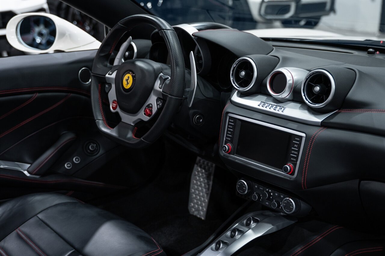 Used 2016 Ferrari California T RWD image 58