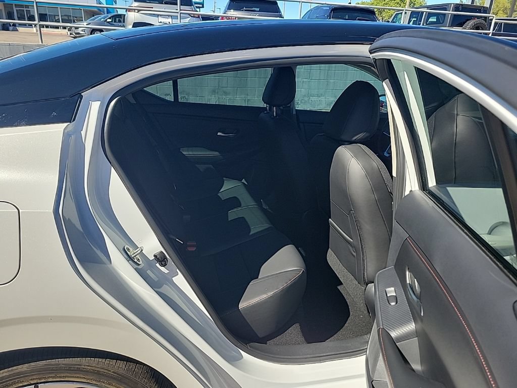 New 2025 Nissan Sentra SR w/ SR Premium Package FWD image 15