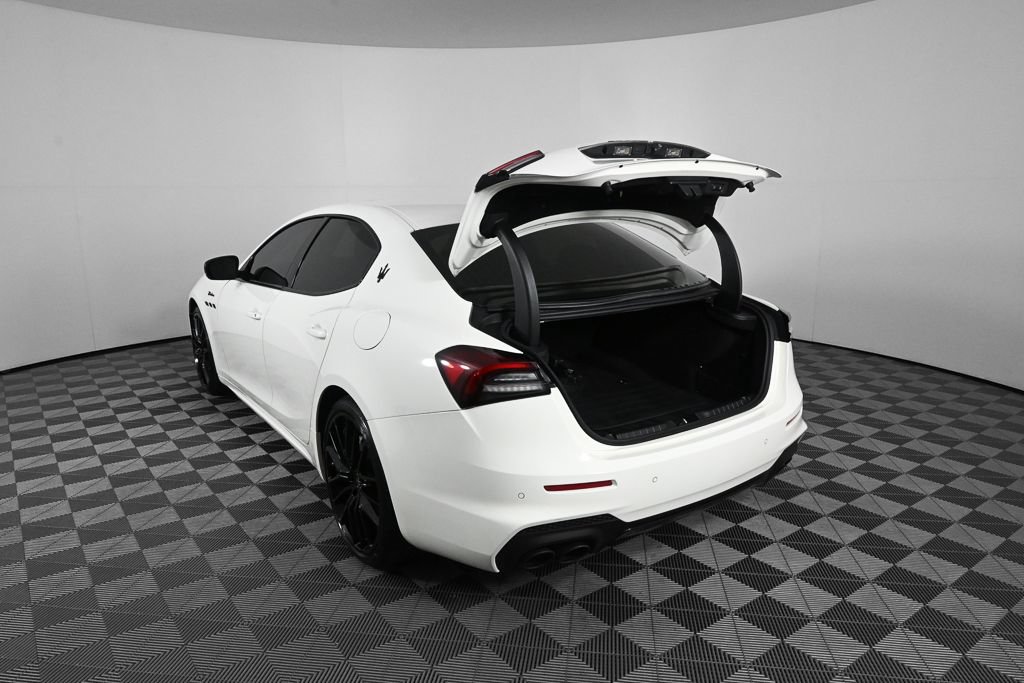 Used 2023 Maserati Ghibli Modena RWD image 29