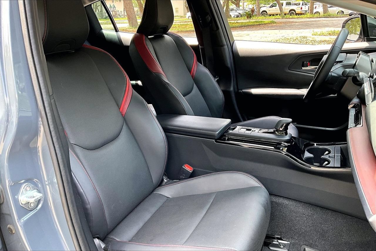 Used 2024 Toyota Prius Prime FWD image 29