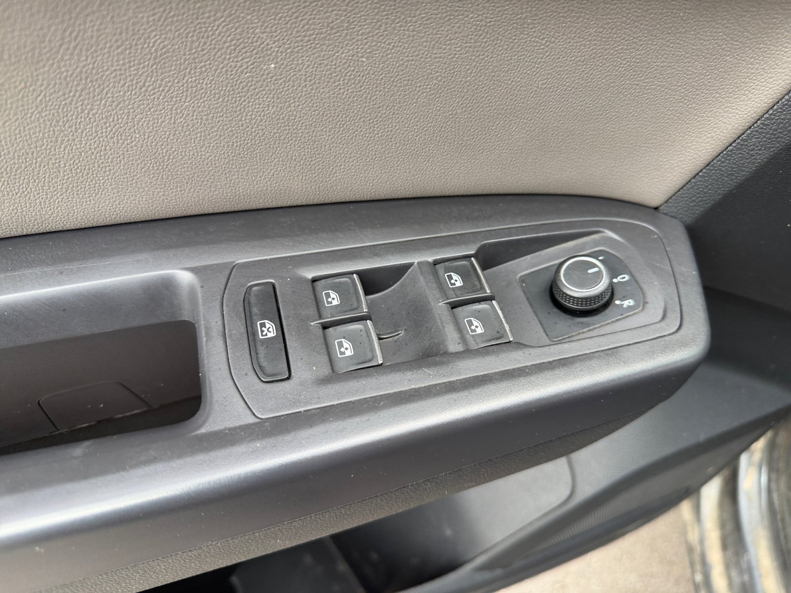 Used 2021 Volkswagen Atlas Cross Sport S FWD image 17