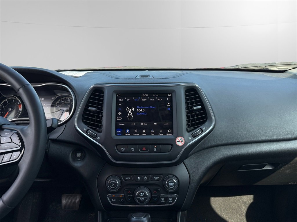 Used 2023 Jeep Cherokee Altitude Lux image 11