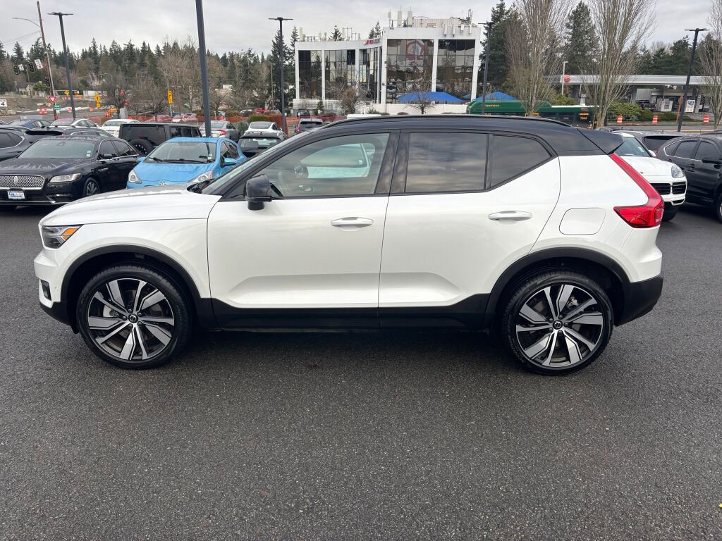 Used 2022 Volvo XC40 P8 Recharge Ultimate image 8