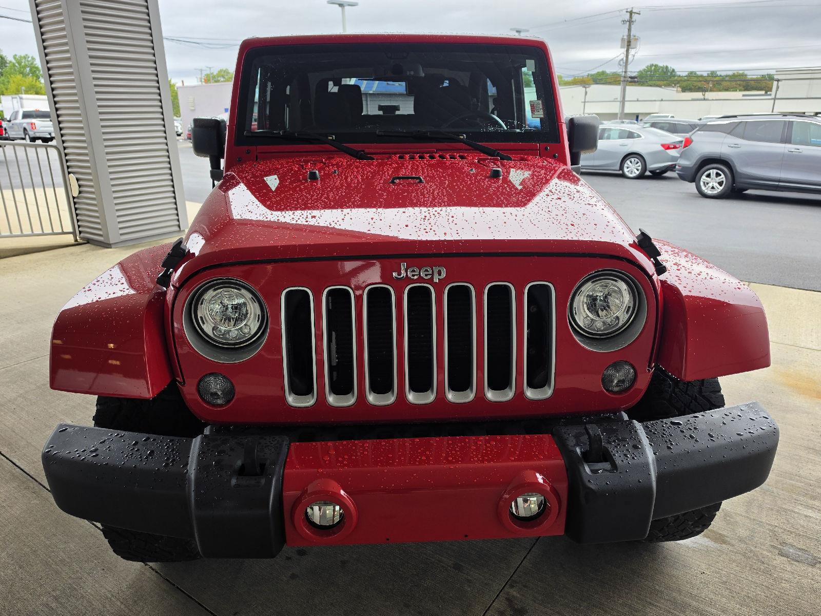 Used 2017 Jeep Wrangler Sahara w/ Connectivity Group AWD/4WD image 5