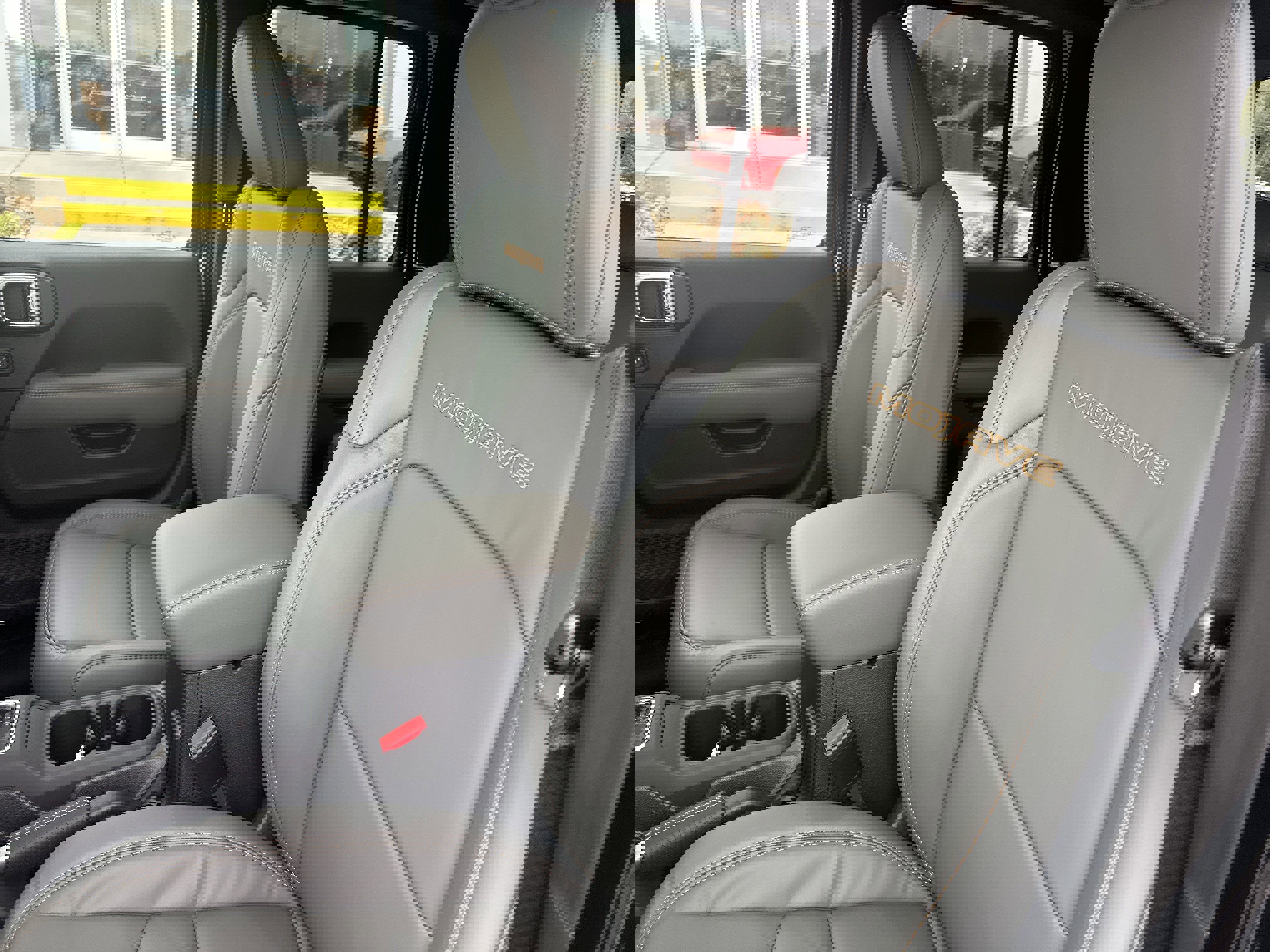 New 2025 Jeep Gladiator Mojave image 16