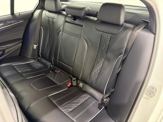 Used 2022 BMW M550i xDrive w/ Premium Package AWD/4WD image 16
