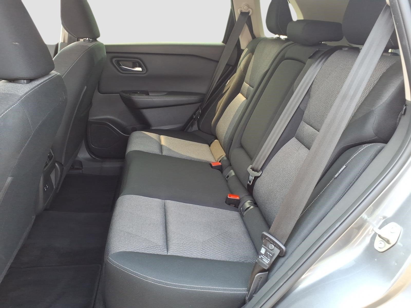 Used 2025 Nissan Rogue SV AWD/4WD image 13
