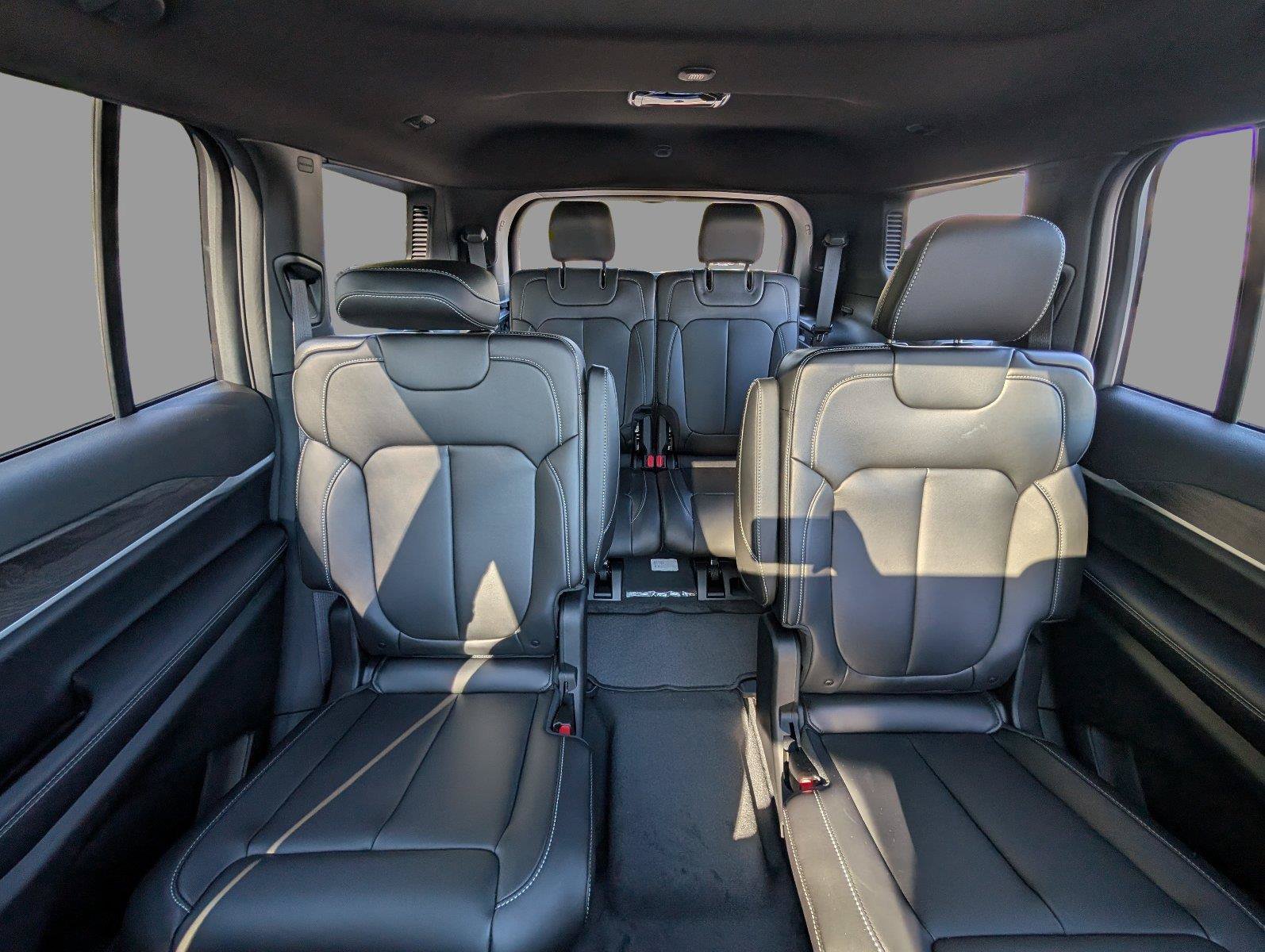 New 2027 Jeep Grand Cherokee L Limited RWD image 30