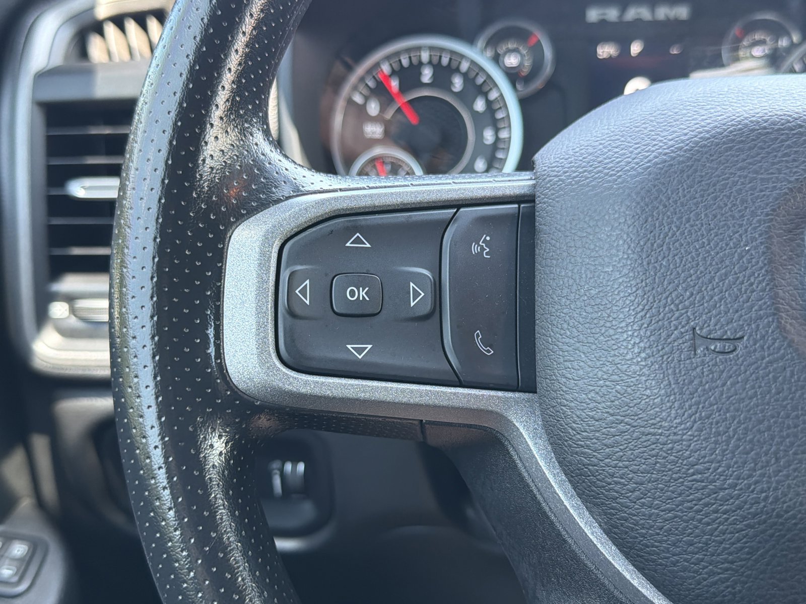 Used 2024 RAM 2500 Tradesman w/ Chrome Appearance Group AWD/4WD image 19