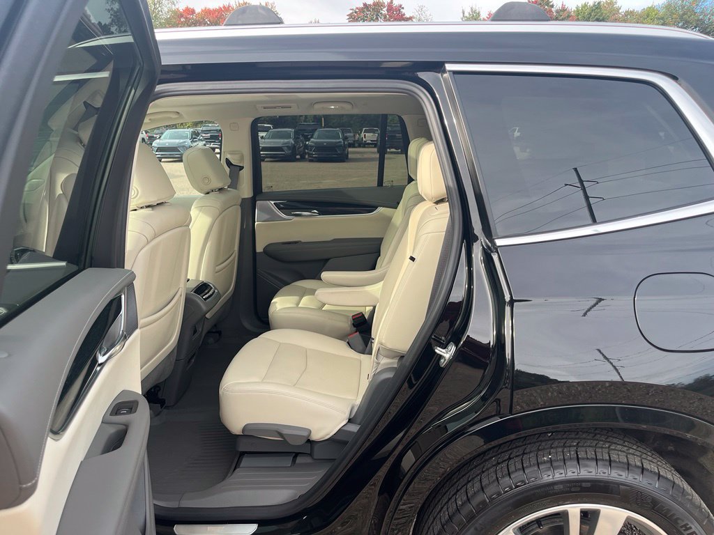 Used 2025 Cadillac XT6 Premium Luxury w/ LPO, Floor Liner Package AWD/4WD image 28