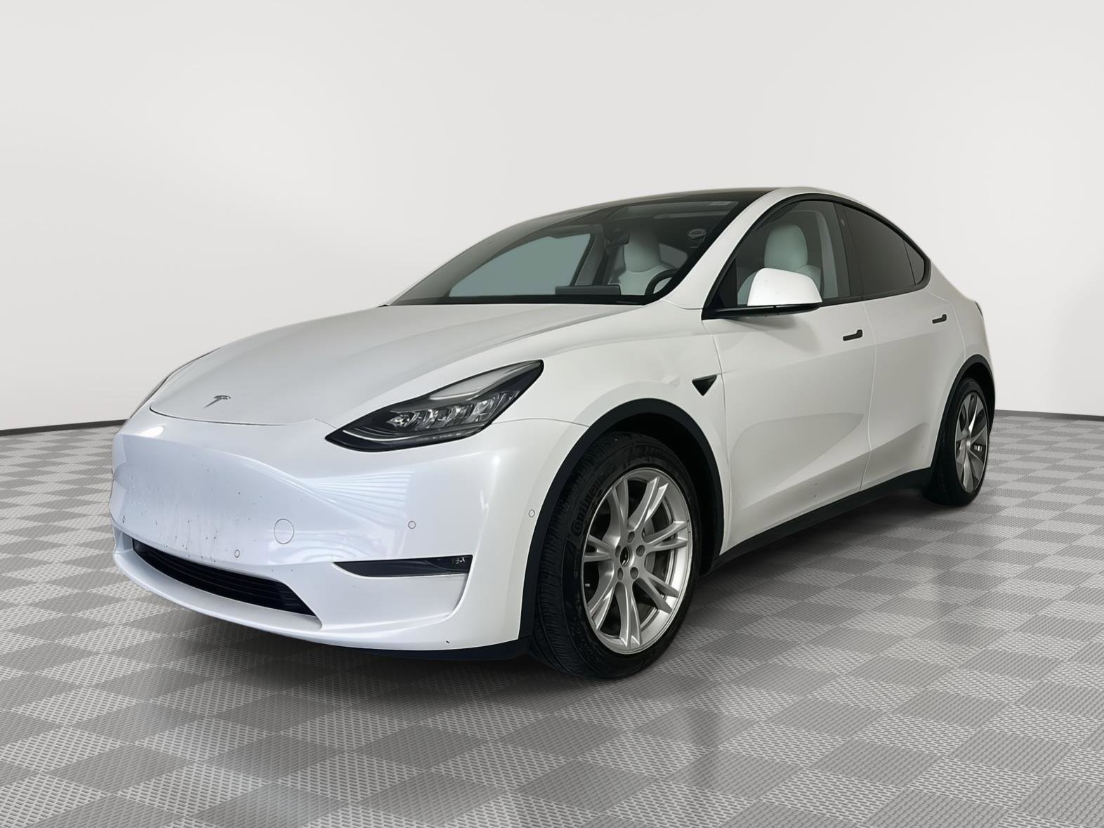 Used 2021 Tesla Model Y Long Range image 3