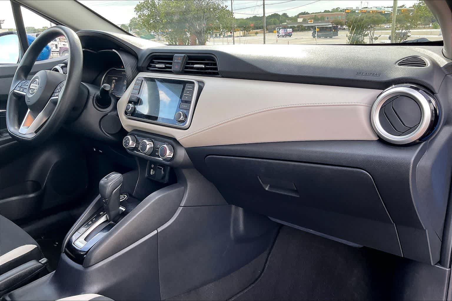 Used 2022 Nissan Versa SV FWD image 22