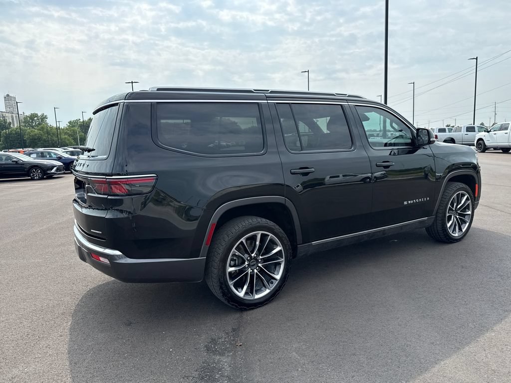 Used 2022 Jeep Wagoneer Series III w/ Premium Group I AWD/4WD image 5